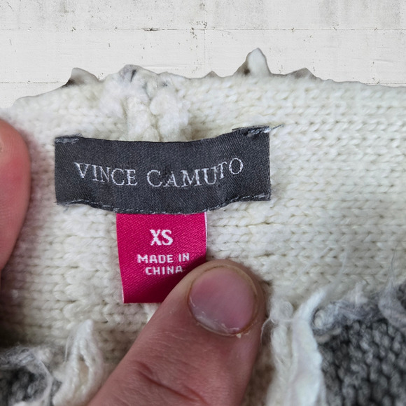 Vince Camuto White Gray Striped Frayed Fringe Crewneck Midweight Sweater Size XS - Picture 3 of 5